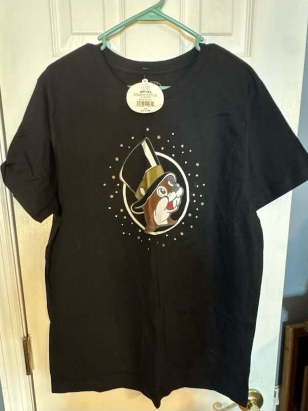 Buc-ee's New Year Glow in the Dark Graphic T-Shirt Size Large